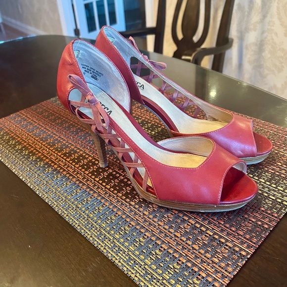 Kenneth Cole Shoes - Tribeca by Kenneth Cole Red Leather Peep Toe Pumps with Lattice Details Size 10